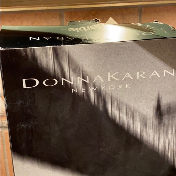 Donna Karan Limited Edition Bloomingdales Barbie - Picture 14 of 16